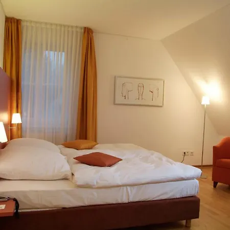 Parkhotel Отель 4*