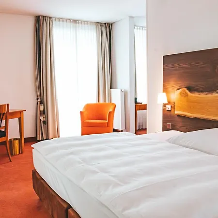 فندق Parkhotel 4*